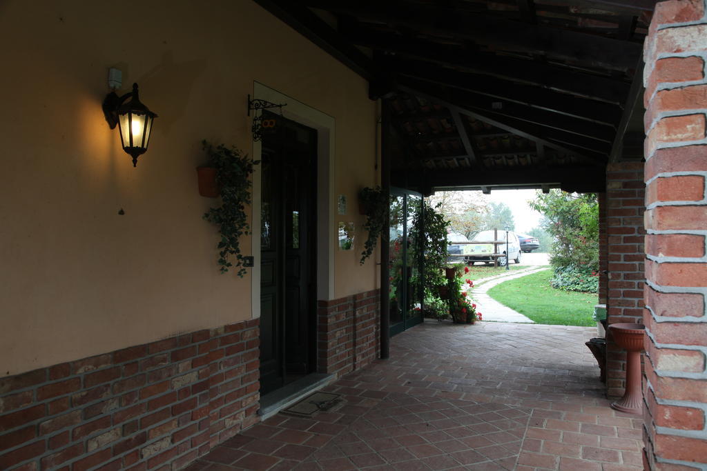 Villa Cascina Papa Mora Cellarengo Exterior foto
