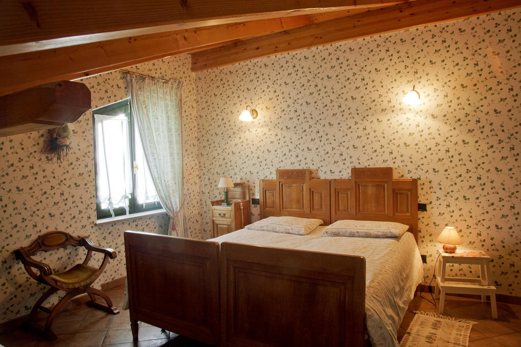 Villa Cascina Papa Mora Cellarengo Zimmer foto